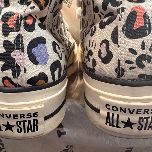 Converse - Picture 3 of 7